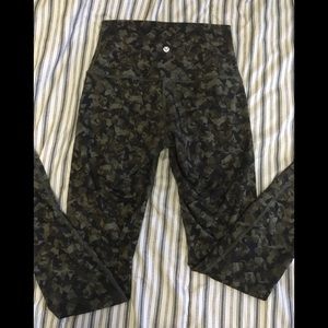 Lululemon  High Waisted Camo Wunder Unders